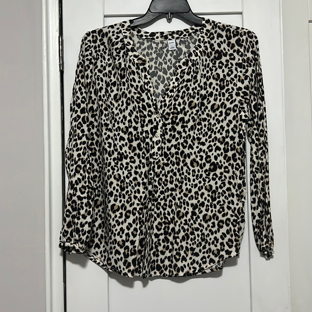Old Navy Blouse! Size L NEVER WORN!